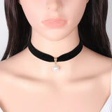 Collier Ras de Cou Noir Perle